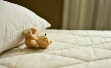 Jak napompować materac pompka do roweru?