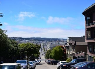 Ile trzeba mieć lat żeby sprzedać coś w lombardzie?