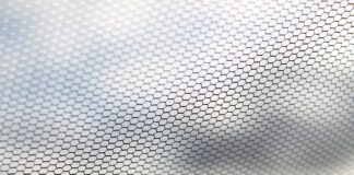 Jak założyć moskitierę na drzwi balkonowe?